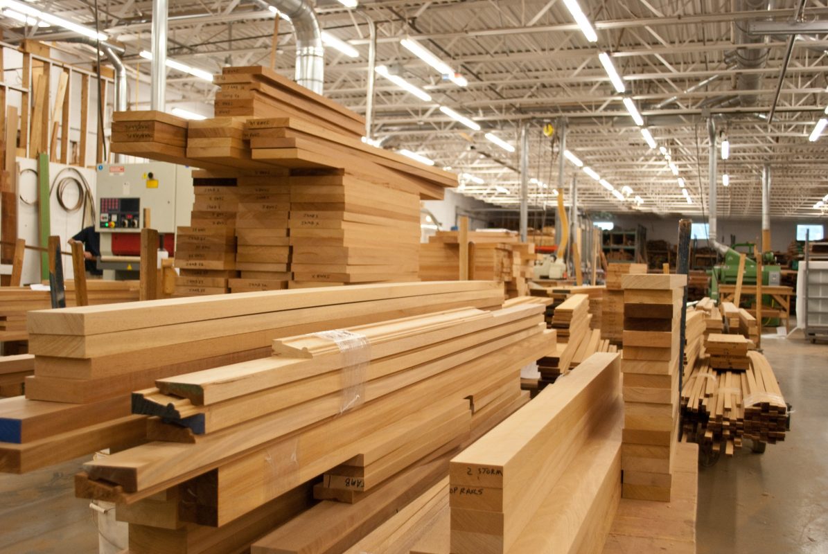 Dịch COVID-19 tiếp tục bùng phát thị trường gỗ trong nước chững lại